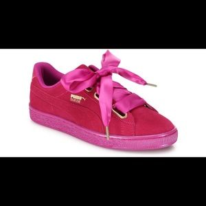 PINK suede BasketHeart Pumas Size 10 women’s